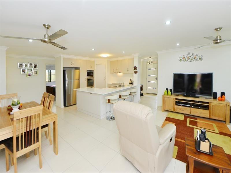 16 Tarlington Street, Middle Ridge QLD 4350