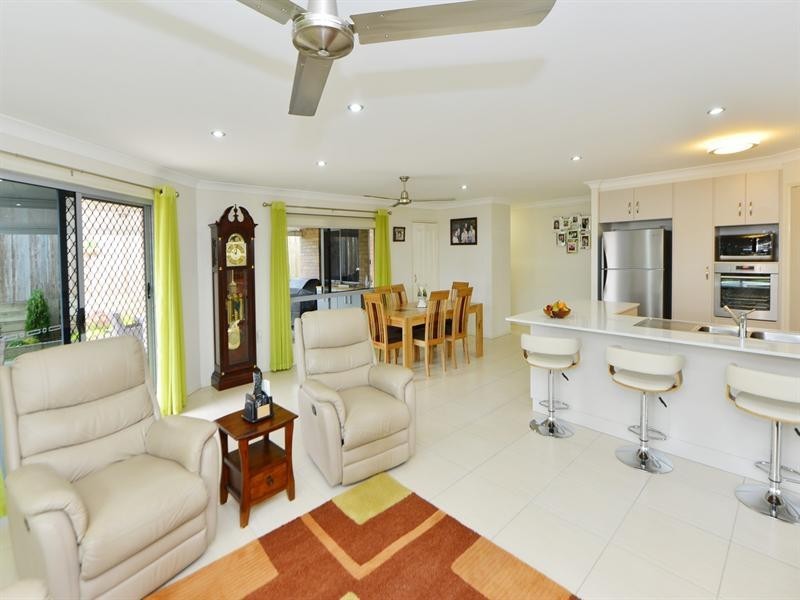 16 Tarlington Street, Middle Ridge QLD 4350