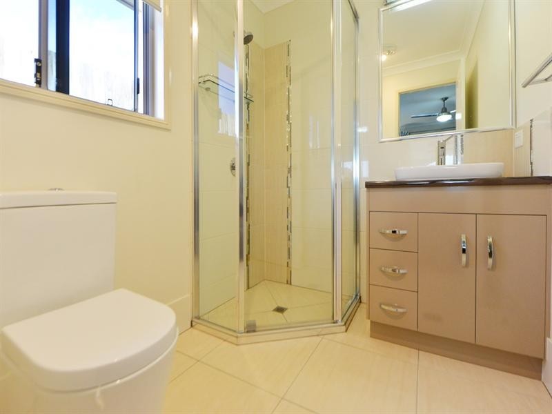 16 Tarlington Street, Middle Ridge QLD 4350