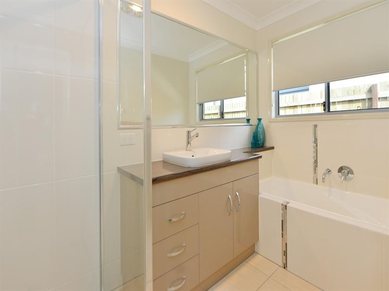 16 Tarlington Street, Middle Ridge QLD 4350