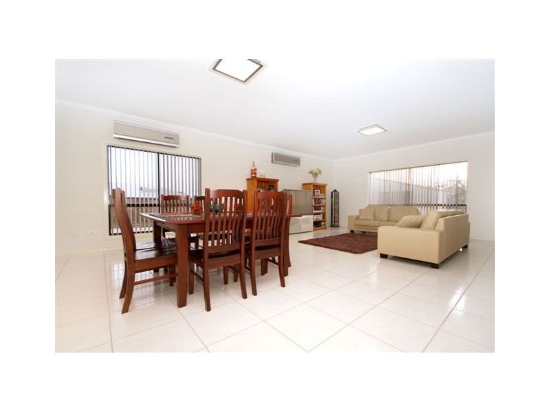 44 Holly Avenue, Highfields QLD 4352