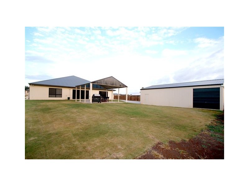 44 Holly Avenue, Highfields QLD 4352