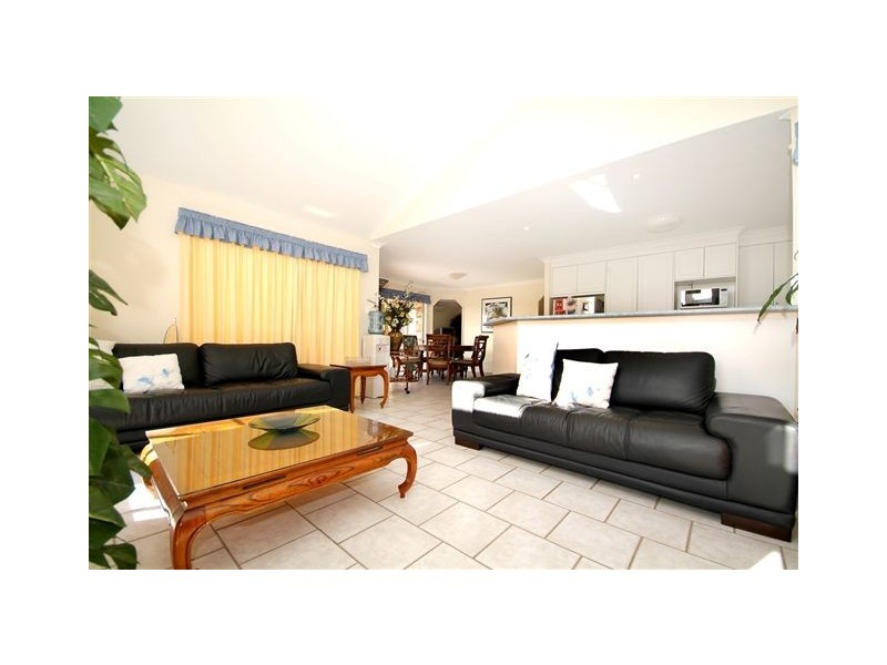 9 Willmington Court, Middle Ridge QLD 4350