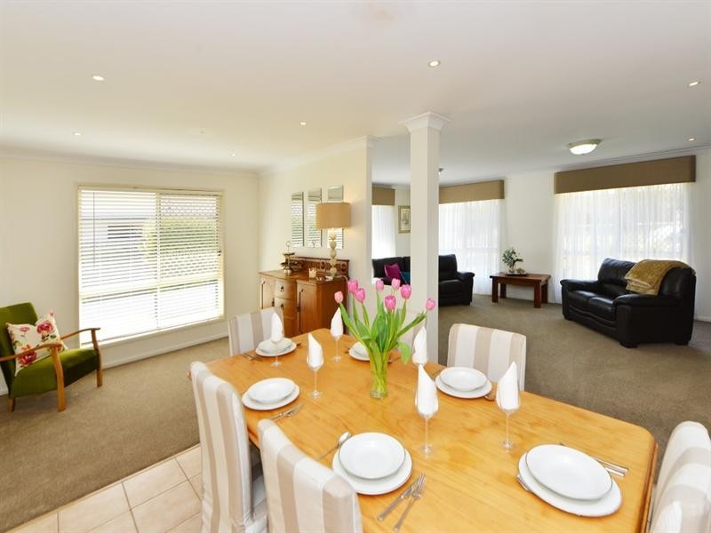 17 Fadden Crescent, Middle Ridge QLD 4350