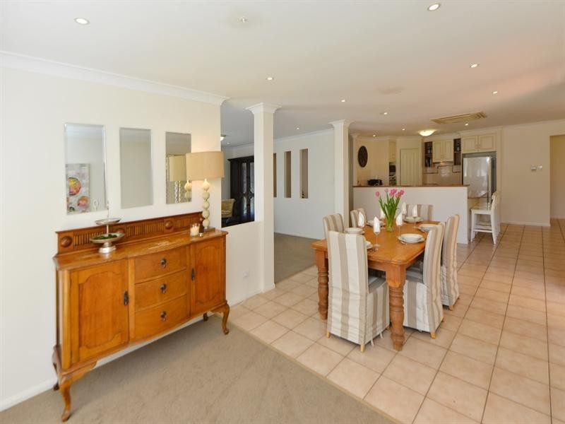 17 Fadden Crescent, Middle Ridge QLD 4350