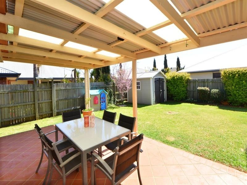 17 Fadden Crescent, Middle Ridge QLD 4350