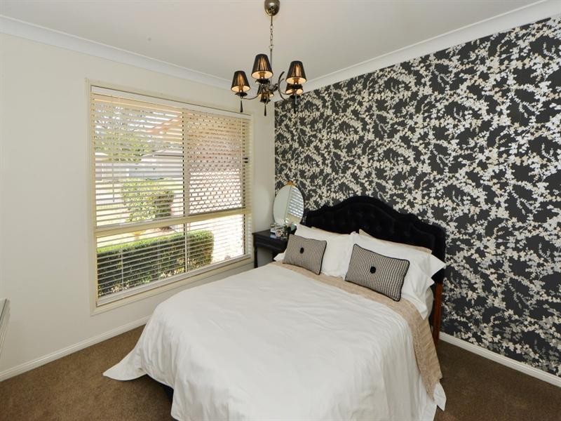 17 Fadden Crescent, Middle Ridge QLD 4350