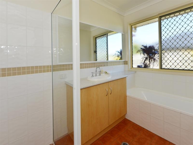 17 Fadden Crescent, Middle Ridge QLD 4350