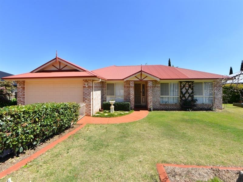 17 Fadden Crescent, Middle Ridge QLD 4350