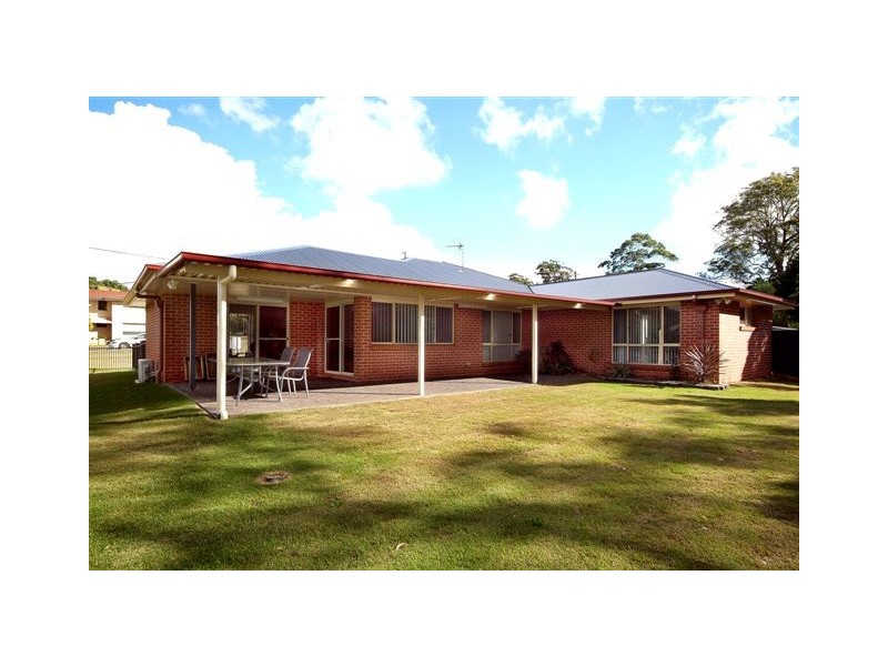 11 Henry Street, Mount Lofty QLD 4350