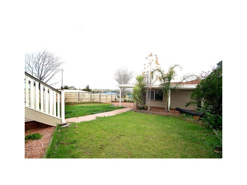 115 Curzon Street, Rangeville QLD 4350