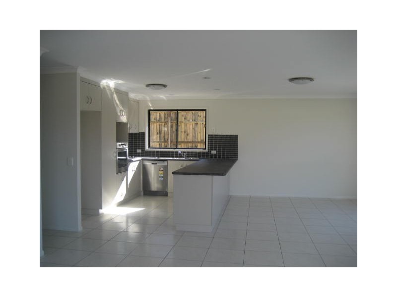 680 Greenwattle Street, Glenvale QLD 4350