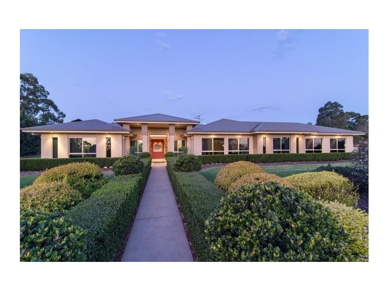 4 Kimberley Court, Blue Mountain Heights QLD 4350
