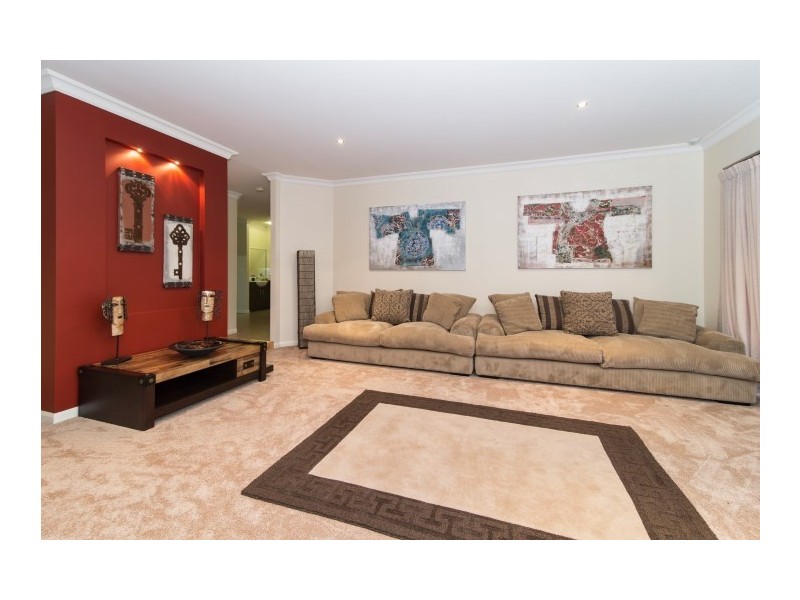 4 Kimberley Court, Blue Mountain Heights QLD 4350