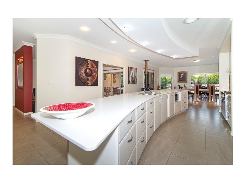 4 Kimberley Court, Blue Mountain Heights QLD 4350