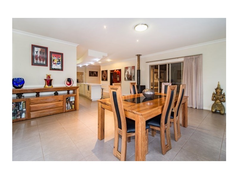 4 Kimberley Court, Blue Mountain Heights QLD 4350