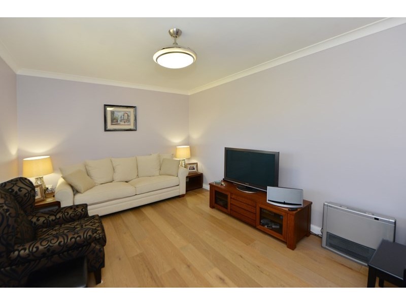 10 Elliott Street, Kearneys Spring QLD 4350