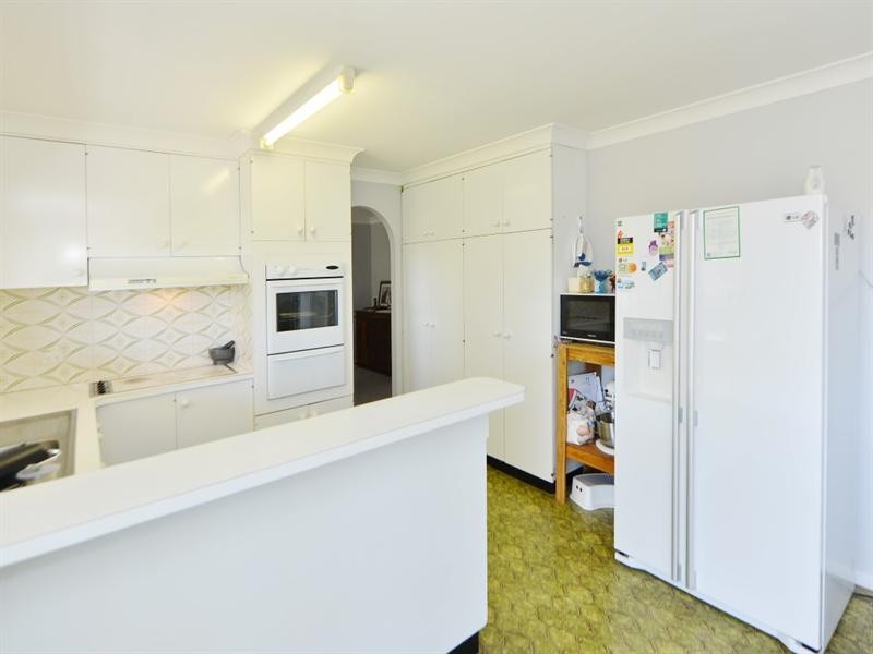 10 Elliott Street, Kearneys Spring QLD 4350