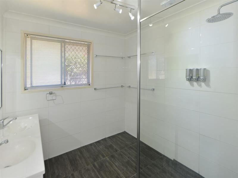 10 Elliott Street, Kearneys Spring QLD 4350