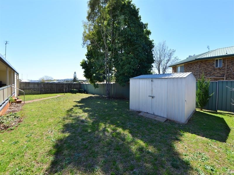 10 Elliott Street, Kearneys Spring QLD 4350