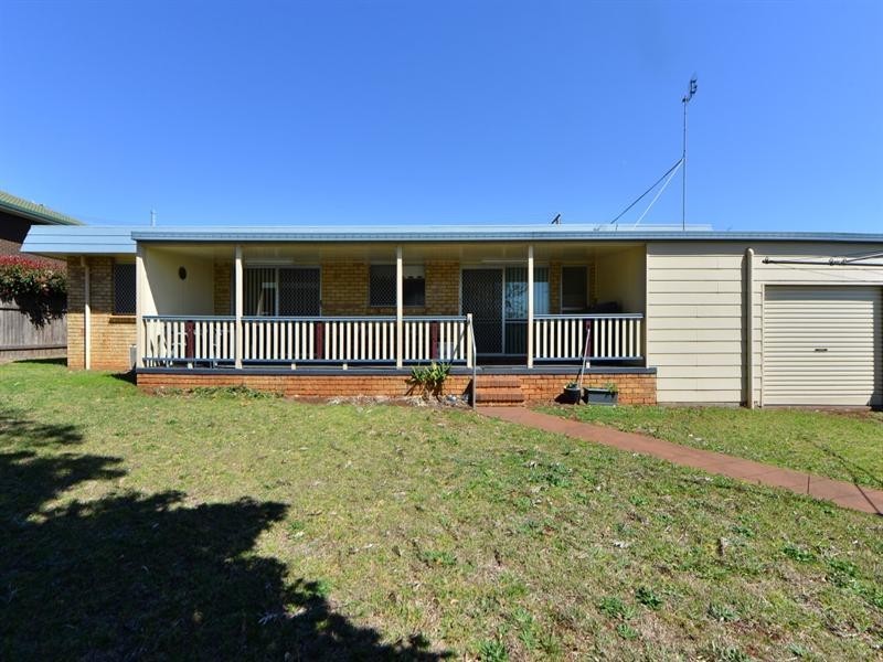 10 Elliott Street, Kearneys Spring QLD 4350