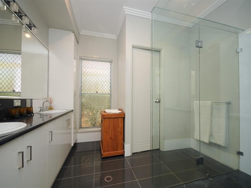16 Pelican Drive, Rangeville QLD 4350