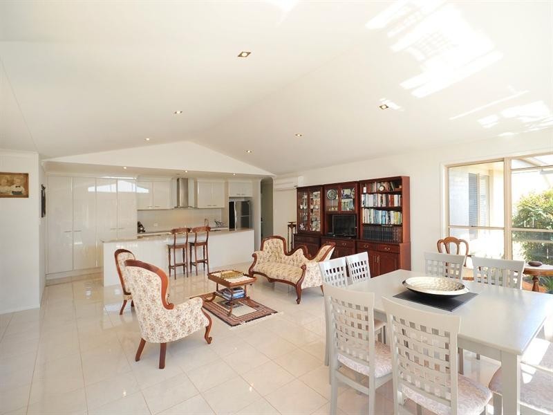 6 Prospect Terrace, Highfields QLD 4352