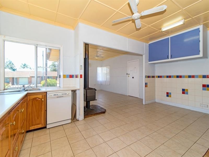 13 Makepeace Street, Rockville QLD 4350