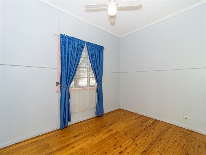 13 Makepeace Street, Rockville QLD 4350