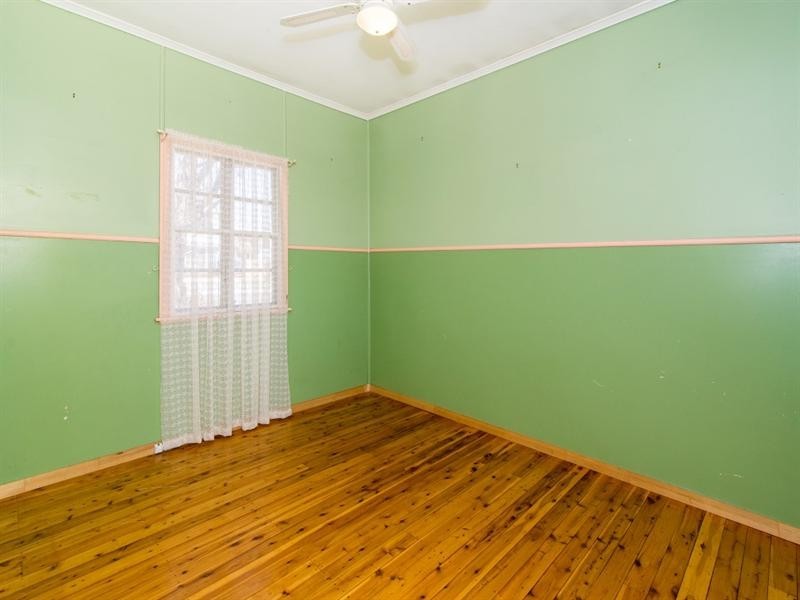 13 Makepeace Street, Rockville QLD 4350