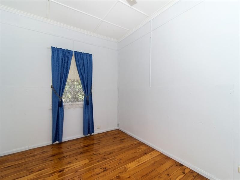 13 Makepeace Street, Rockville QLD 4350