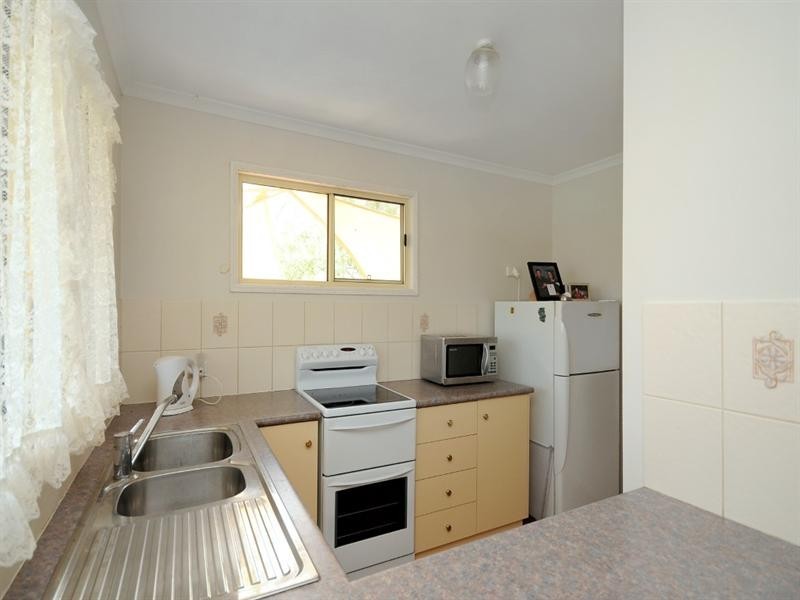 32 Lake Drive, Meringandan QLD 4352