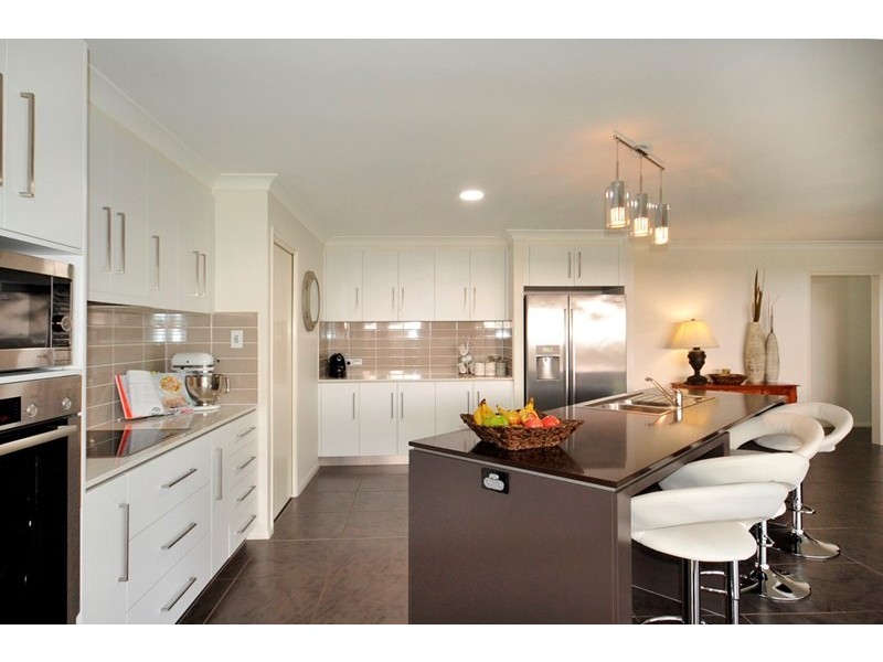 9 Schneider Court, Middle Ridge QLD 4350