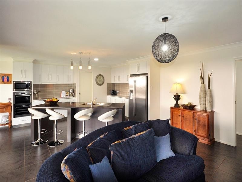 9 Schneider Court, Middle Ridge QLD 4350