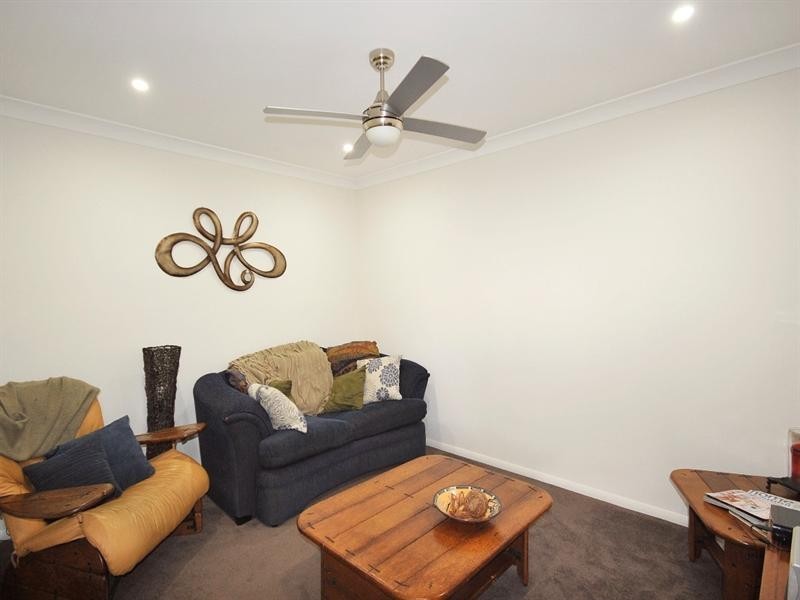 9 Schneider Court, Middle Ridge QLD 4350