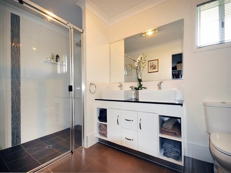 9 Schneider Court, Middle Ridge QLD 4350