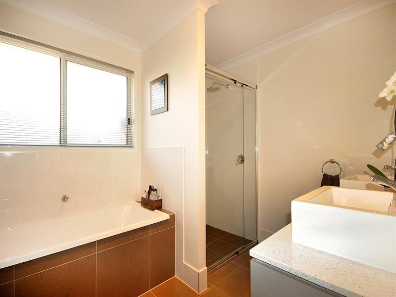 9 Schneider Court, Middle Ridge QLD 4350