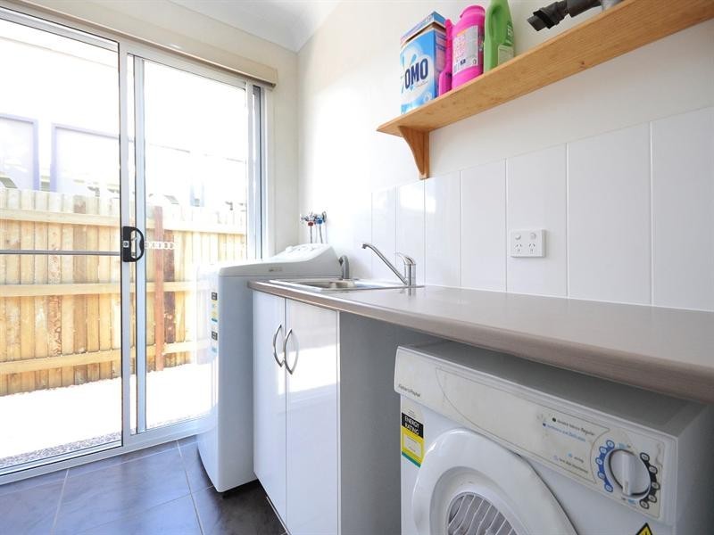 9 Schneider Court, Middle Ridge QLD 4350