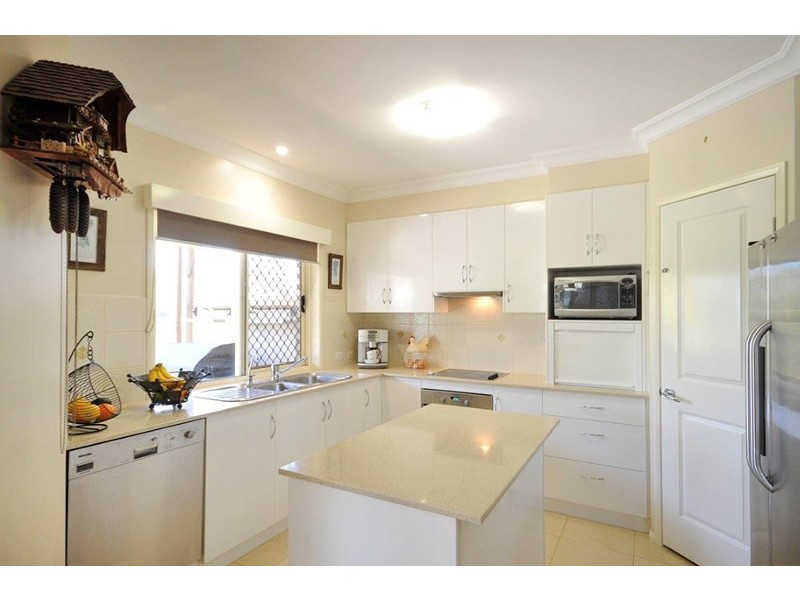 6 Page Court, Kearneys Spring QLD 4350