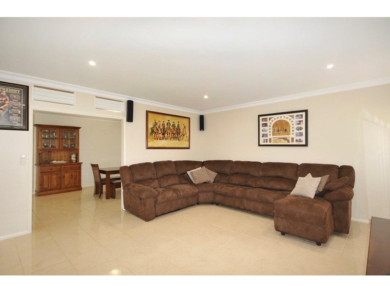 6 Page Court, Kearneys Spring QLD 4350