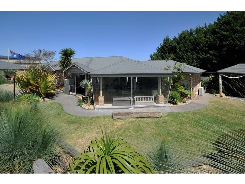 6 Page Court, Kearneys Spring QLD 4350