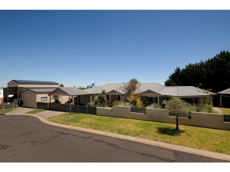 6 Page Court, Kearneys Spring QLD 4350