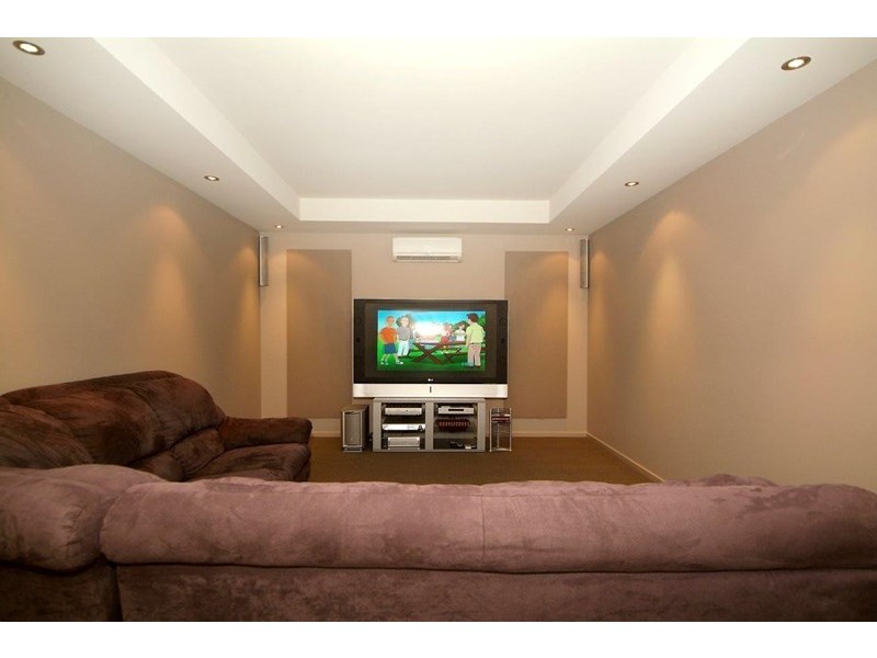 5 Leo Close, Highfields QLD 4352