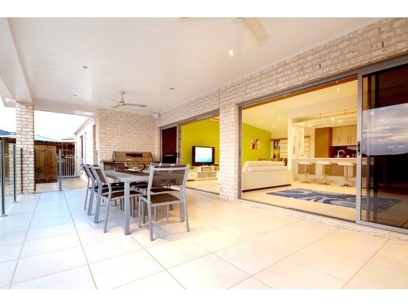 5 Leo Close, Highfields QLD 4352