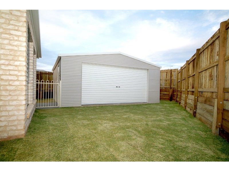 5 Leo Close, Highfields QLD 4352