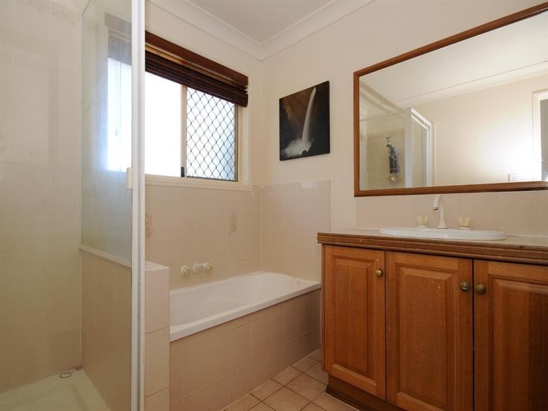 3 Blueberry Ash Court, Glenvale QLD 4350