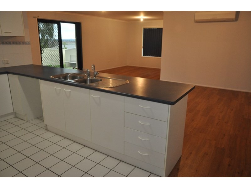 11 Kingsthorpe Road, Kingsthorpe QLD 4400