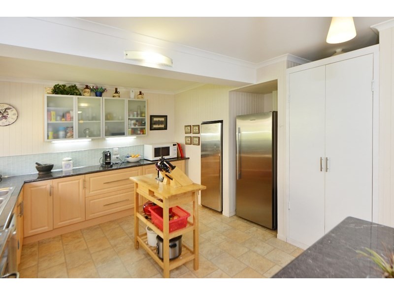24 Linora Drive, Gowrie Mountain QLD 4350