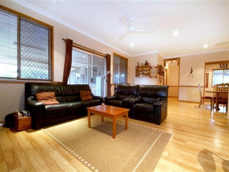 8 St Andrews Court, Middle Ridge QLD 4350