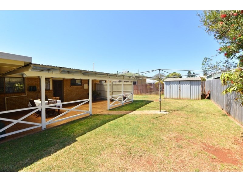 9 Risson Street, Wilsonton Heights QLD 4350